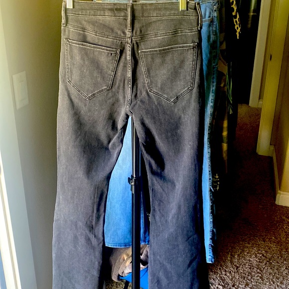 Hollister High Rise Flare Jeans - Picture 4 of 6